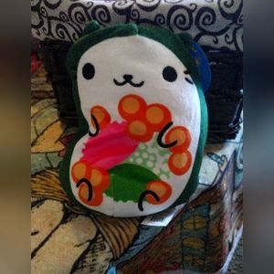 Cat vs pickles Tobiko chonk